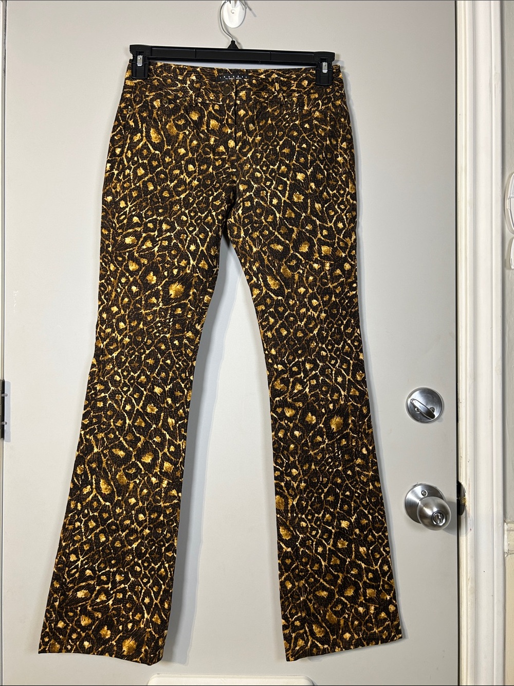 Laundry by Shelli Segal Women’s Leopard Print Flared Jeans size 2 bold, edgy - Picture 2 of 10